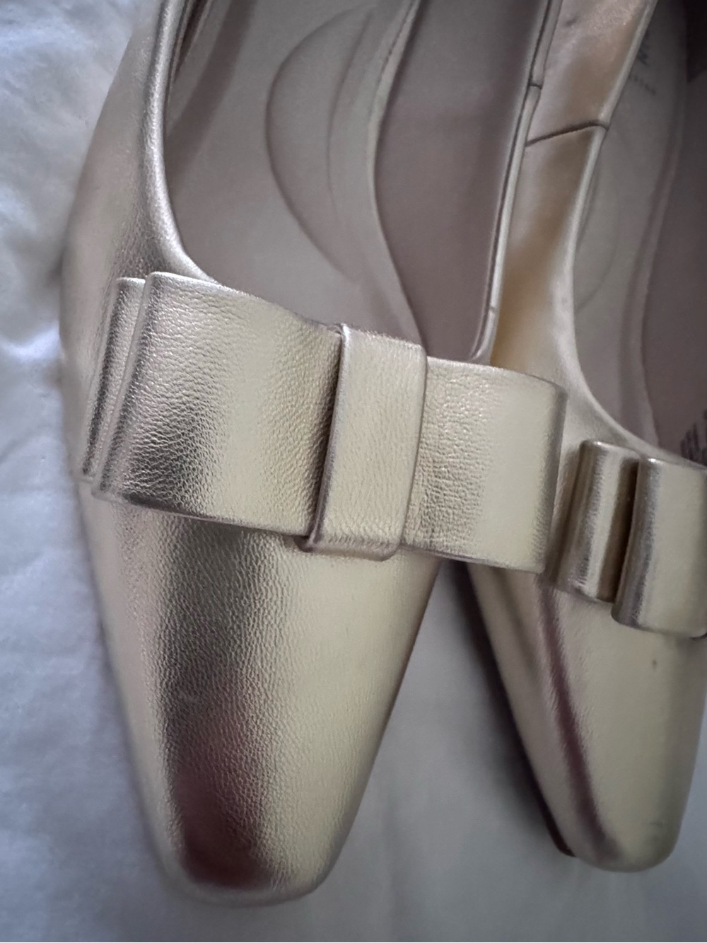 Anne Klein Iflex Gold Satin Bow Mid-Heel Pumps Size 9.5 - Picture 10 of 12